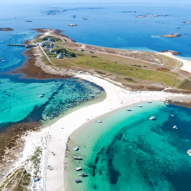 saint-nicolas-archipel-des-glenan-eau-turquoise-sable-blanc-ile-poriel.jpg