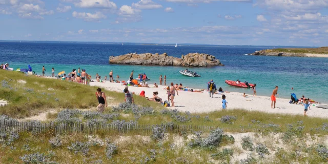 plage-sable-blanc-archipel-des-glenan-saint-nicolas.jpg
