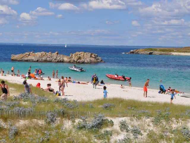 plage-sable-blanc-archipel-des-glenan-saint-nicolas.jpg