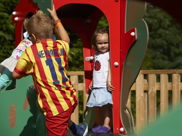 aire-de-jeux-pour-enfants-la-foret-fouesnant-bernard-galeron.jpg