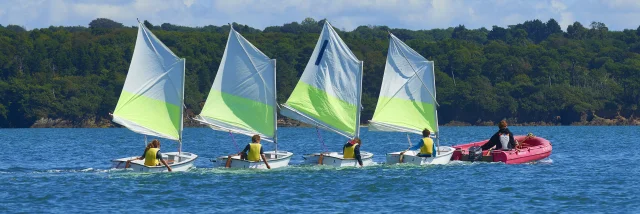 centre-nautique-de-kerleven-la-foret-fouesnant-optimist-bernard-galeron.jpg