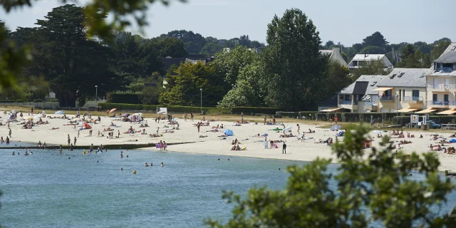 plage-de-sable-fin-kerlaven-la-foret-fouesnant-galeron.jpg