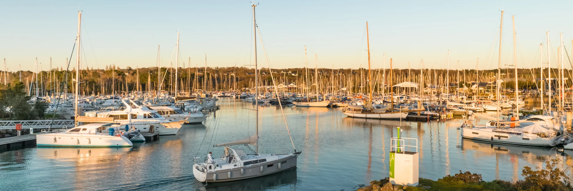 Port La Foret Voilier Hiver Poriel