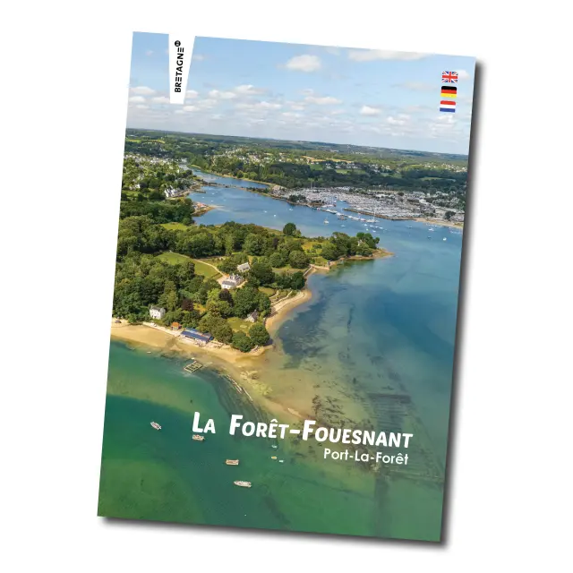 Page de couverture du guide de présentation de La Forêt-Fouesnant en langues étrangères
