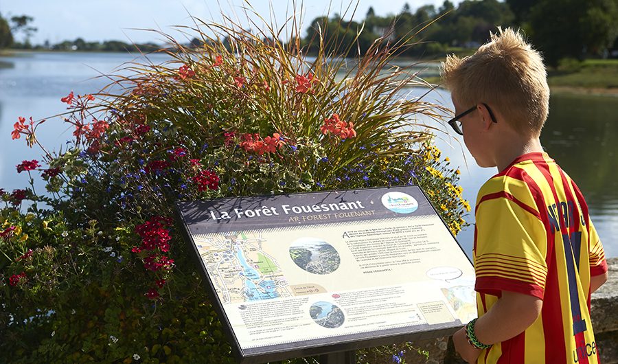 Le tour de l'anse de La Forêt