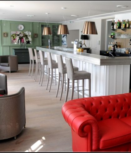 GOLF DE CORNOUAILLE BAR SALON
