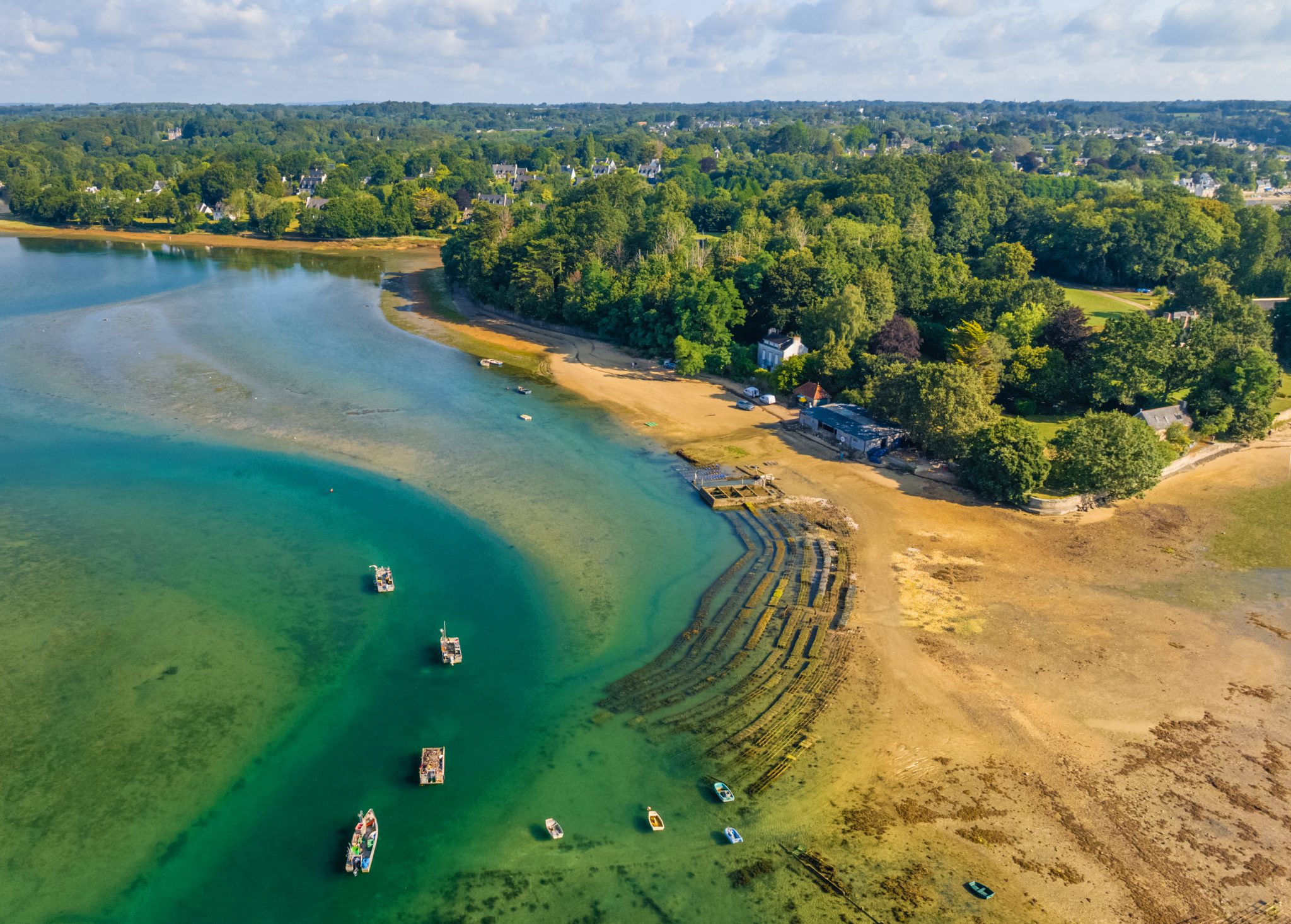 Muschelparks der Penfoulic-Bucht vom Himmel aus gesehen