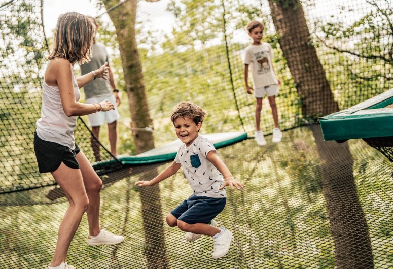 LANNIRON KASTEEL. PARK EN VRIJE TIJD . TRAMPOFOREST 3