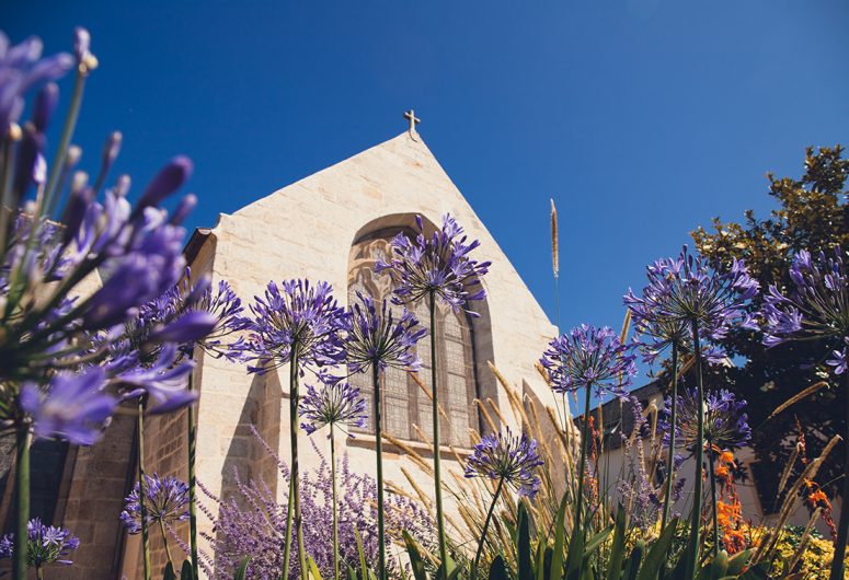 Glasfenster - Kirche Notre Dame Izel Vor