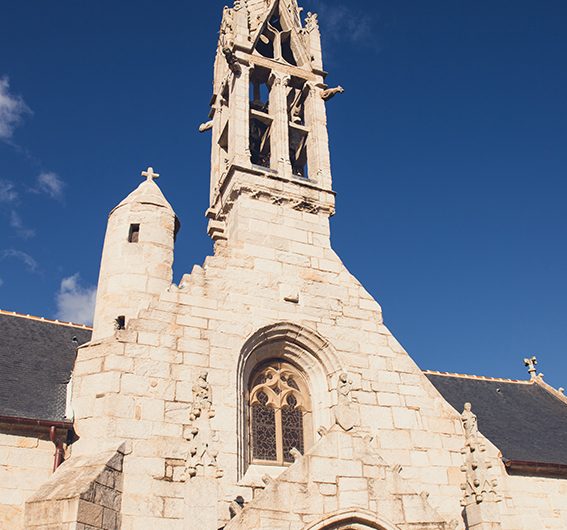 Glockenturm – Kirche Unserer Lieben Frau Izel Vor